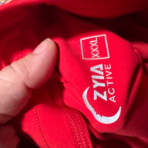 ZYIA EVERYWHERE RED JOGGER - Picture 3 of 5